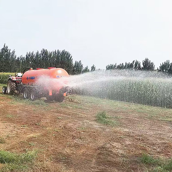 畜禽尿液抛撒车