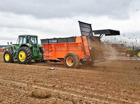 北源竖绞龙撒肥车内蒙古乌兰察布演示会
