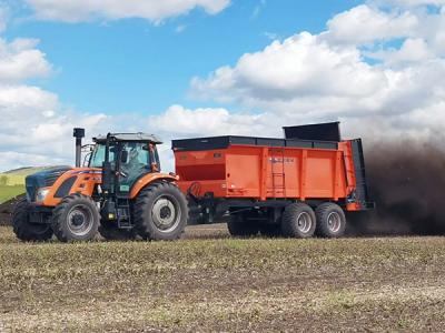 双竖绞龙撒粪车