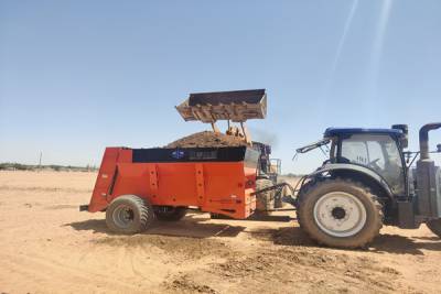 双竖绞龙撒粪车