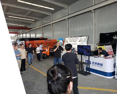 固体有机肥撒肥车