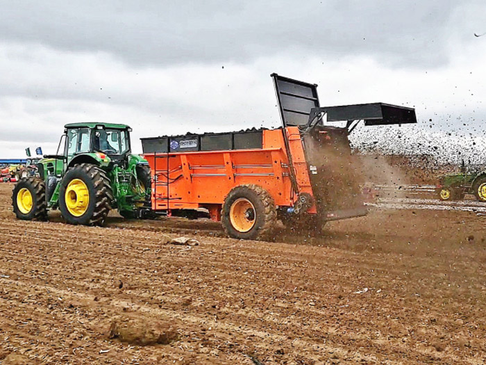 北源竖绞龙撒肥车内蒙古乌兰察布演示会