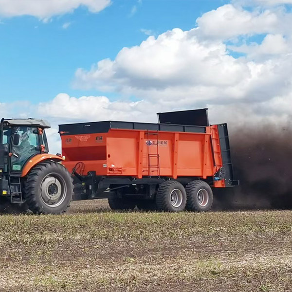 大型农场抛粪车 大型农场抛粪车